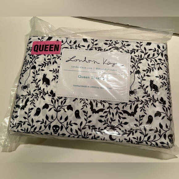 NWOT LONDON KAYE QUEEN HALLOWEEN SHEET SET.